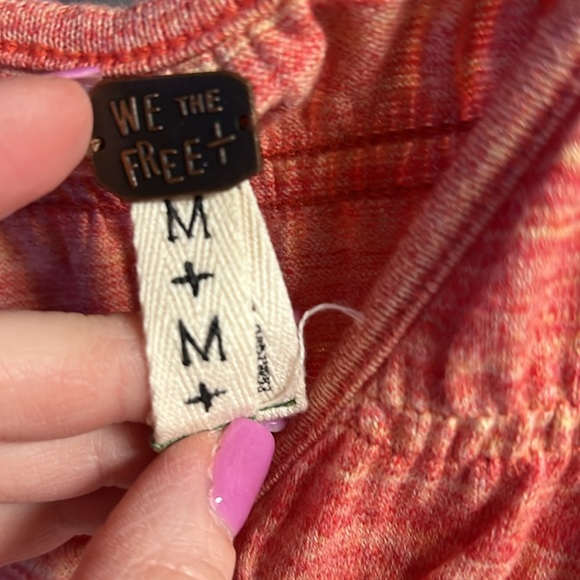 We the Free Coral scallop edged Top - Picture 2 of 5